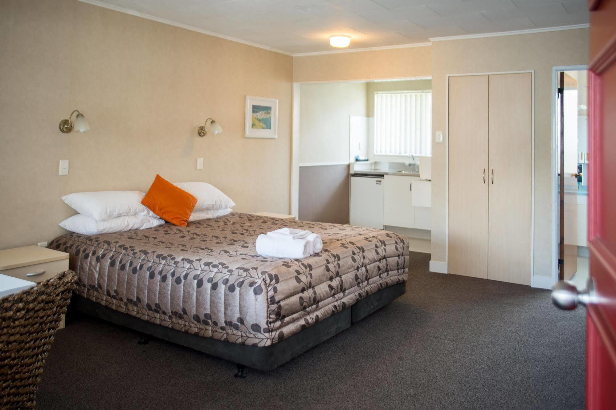 Motel Colonial On Gladstone à Gisborne Extérieur photo